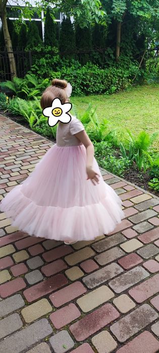 Святкове плаття для дівчинки