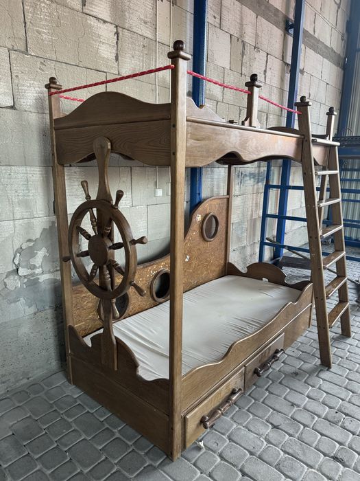 Ліжко дитяче із дуба