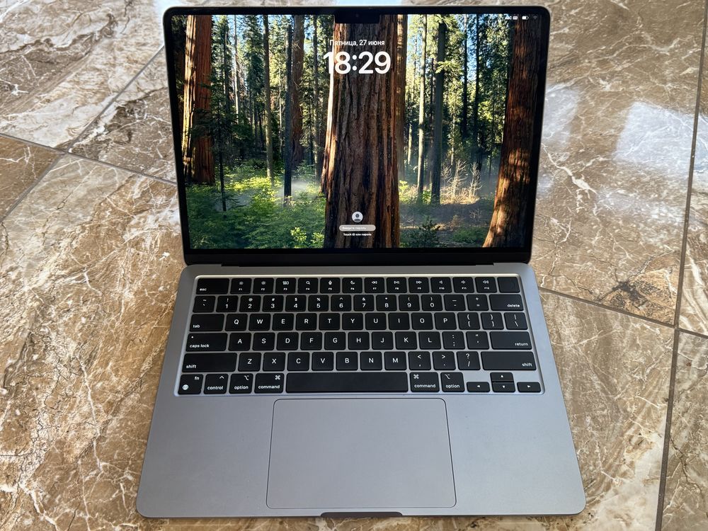 Macbook air M2 8/256 MDM