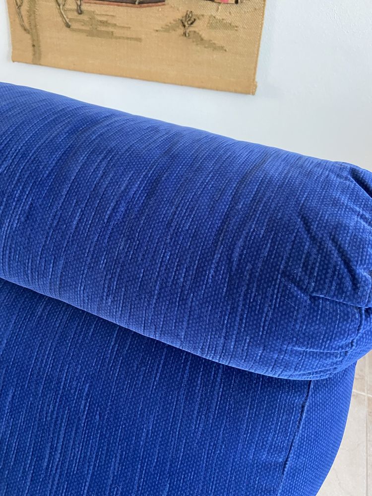 Sofa azul escuro 2 lugares
