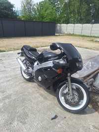 Yamaha  FZR  600