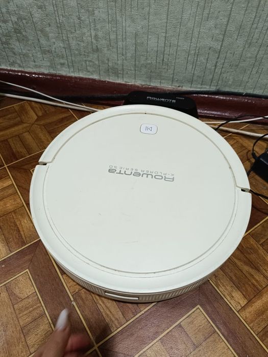 Продам робот пылесос