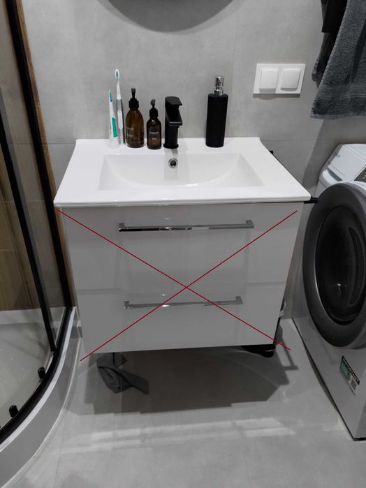 Umywalka łazienkowa z baterią - 100 zł