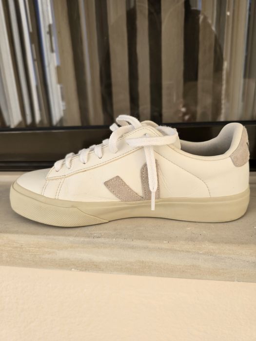 Ténis  Veja tamanho 38