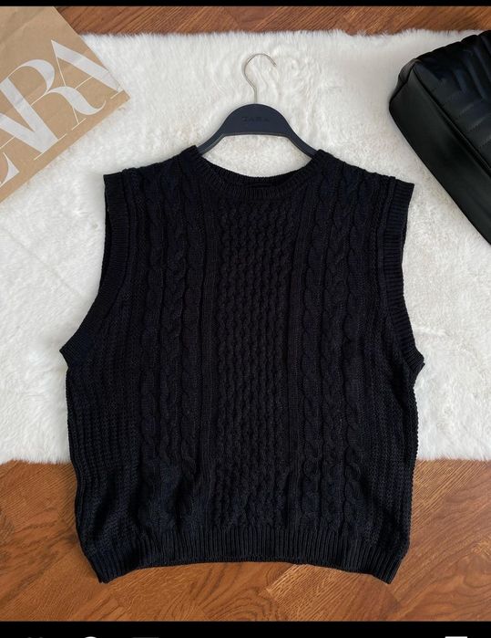 Жилетка в'язана ,чорна ,оверсайз