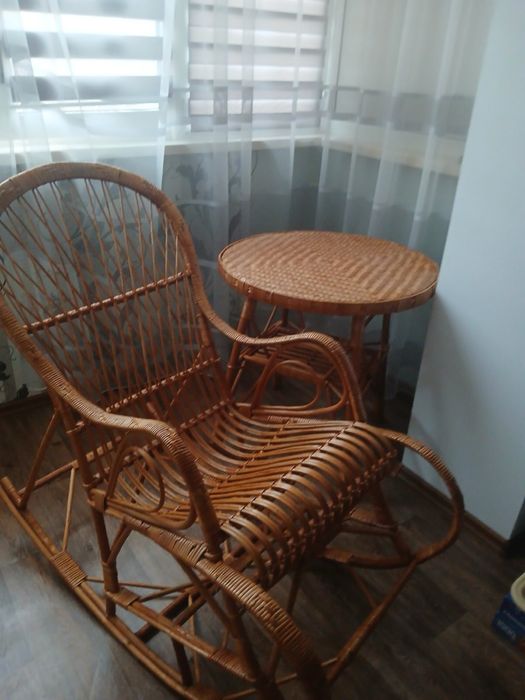 Продам плетеный стул качалку и слолик
