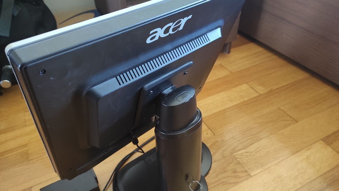 Monitor Acer 17" para desocupar