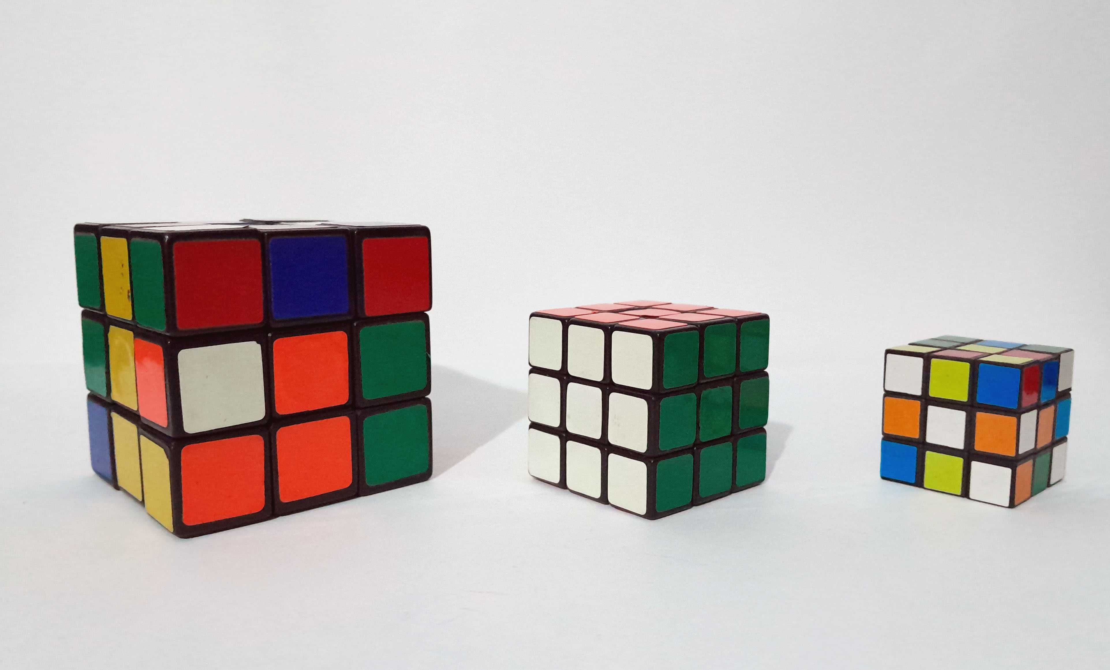 3 Cubos Mágicos 3x3x3 - Tamanhos Normal, Médio e Mini (Anos 80/90)