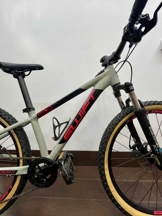 Bicicleta SWIFT GROM 24 - Como Nova!