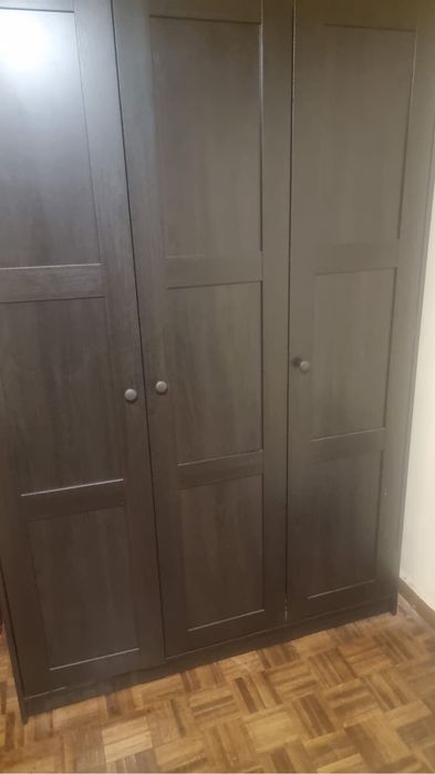 Roupeiro e mesa de cabeceira "novos"