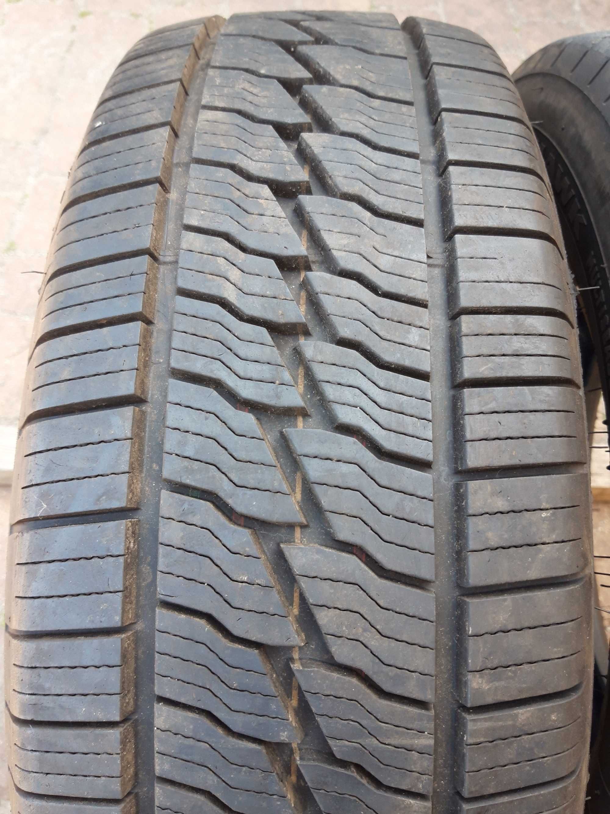 Opony całoroczne 215/65/16 C 104/102T Firestone Van Hawk Multi Season