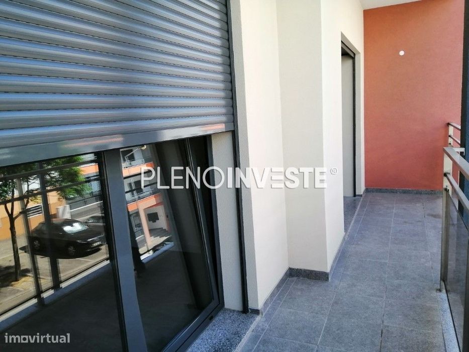 T2 Novo com terraço e parqueamento na Quinta da Fábrica