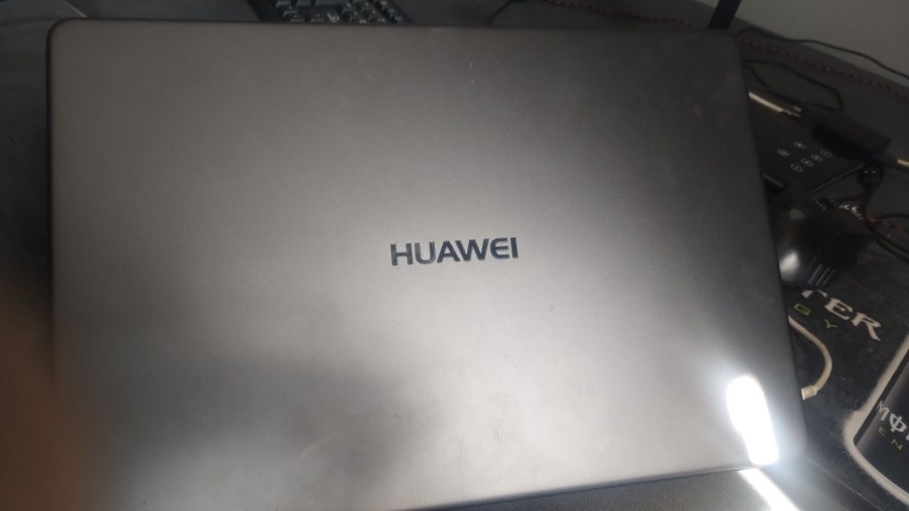 Huawei Matebook D i5 128gbssd/1000gb hdd 8gb ram mx150