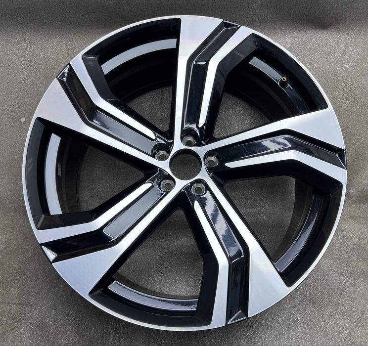 Диск 1шт R22 Volvo xc90 r-design J9 et38,5 5 108 номер 32209412