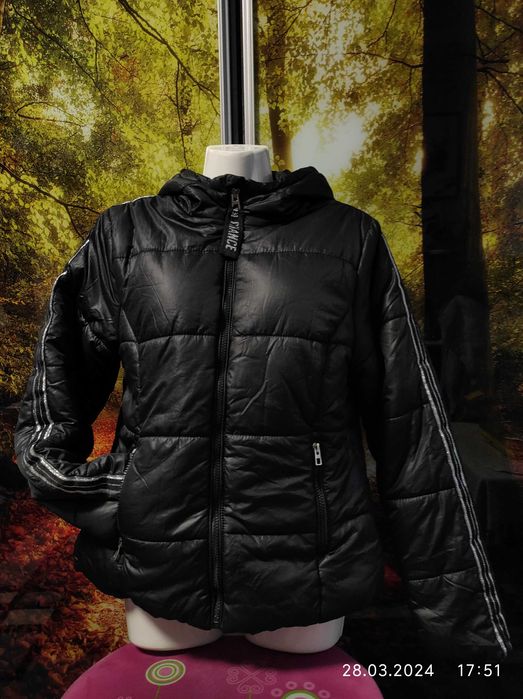 Чорна,демісезонна,спортивна куртка 44-46 р