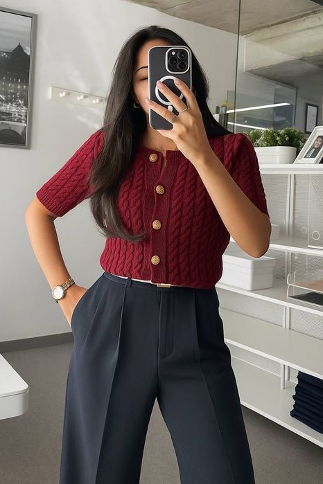 Стильні жіночі кардигани в білому та бордовому кольорах