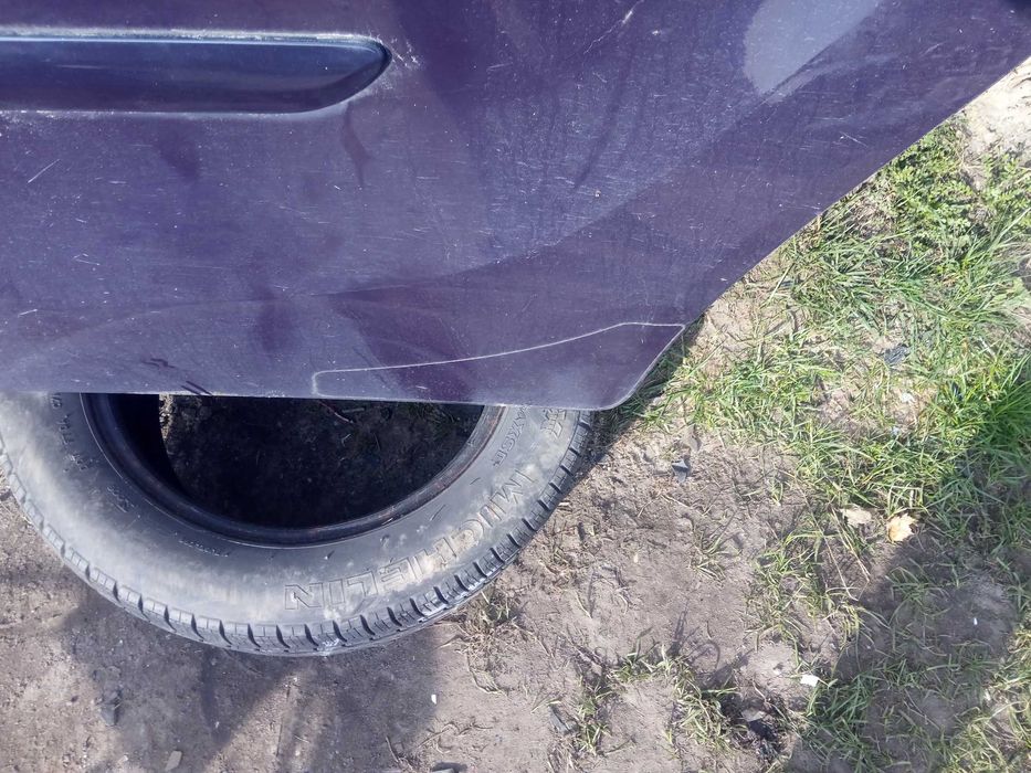 TOYOTA VERSO 09-18 drzwi lewy tył kolor 9ak fioletowy