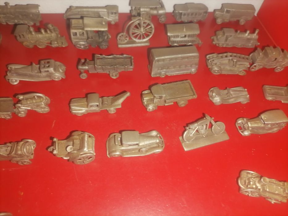 Coleção 30 minitura de estranho por 65 €