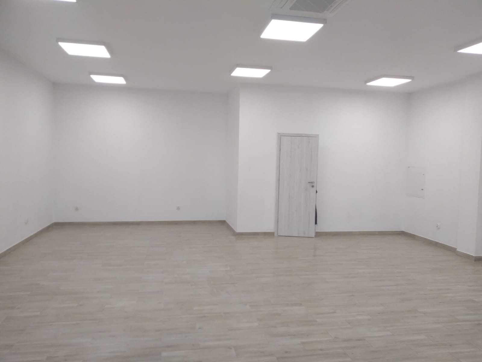 LOKAL USŁUGOWO-HANDLOWY Pasaż Przy Bocianiej Wieży Centrum Ul. Mostowa