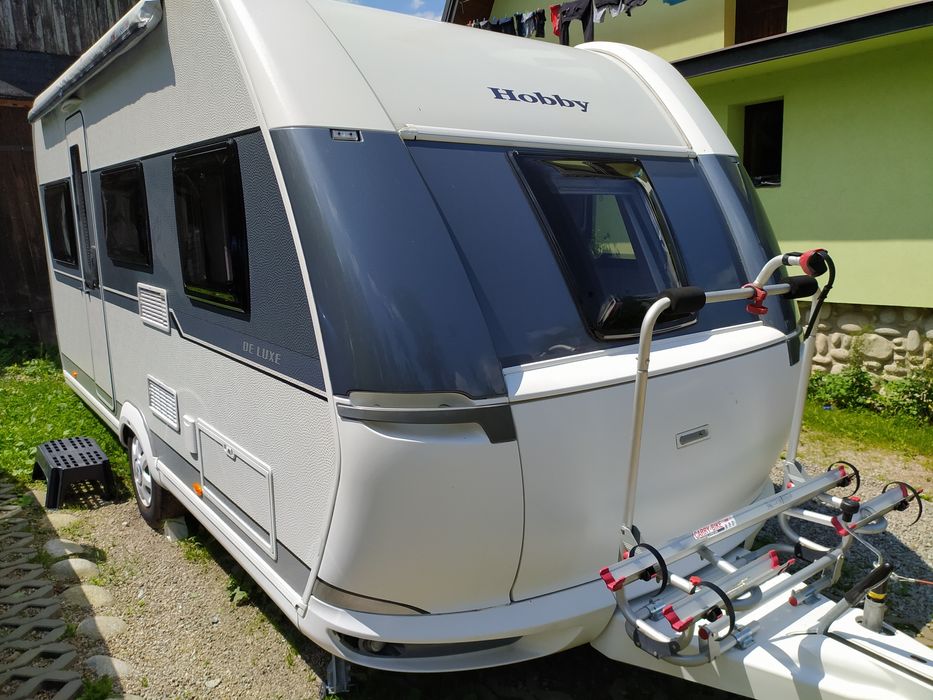 Wynajem PRZYCZEPY kempingowej HOBBY Deluxe 455UF z Klimatyzacją 1350kg