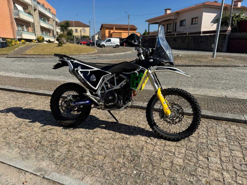 Husqvarna 701 Enduro Rally 2015 – Akrapovic + Nomad Tower + Extras