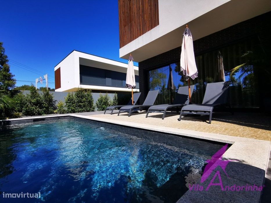 Moradia T3 Independente com piscina a 4minutos da praia