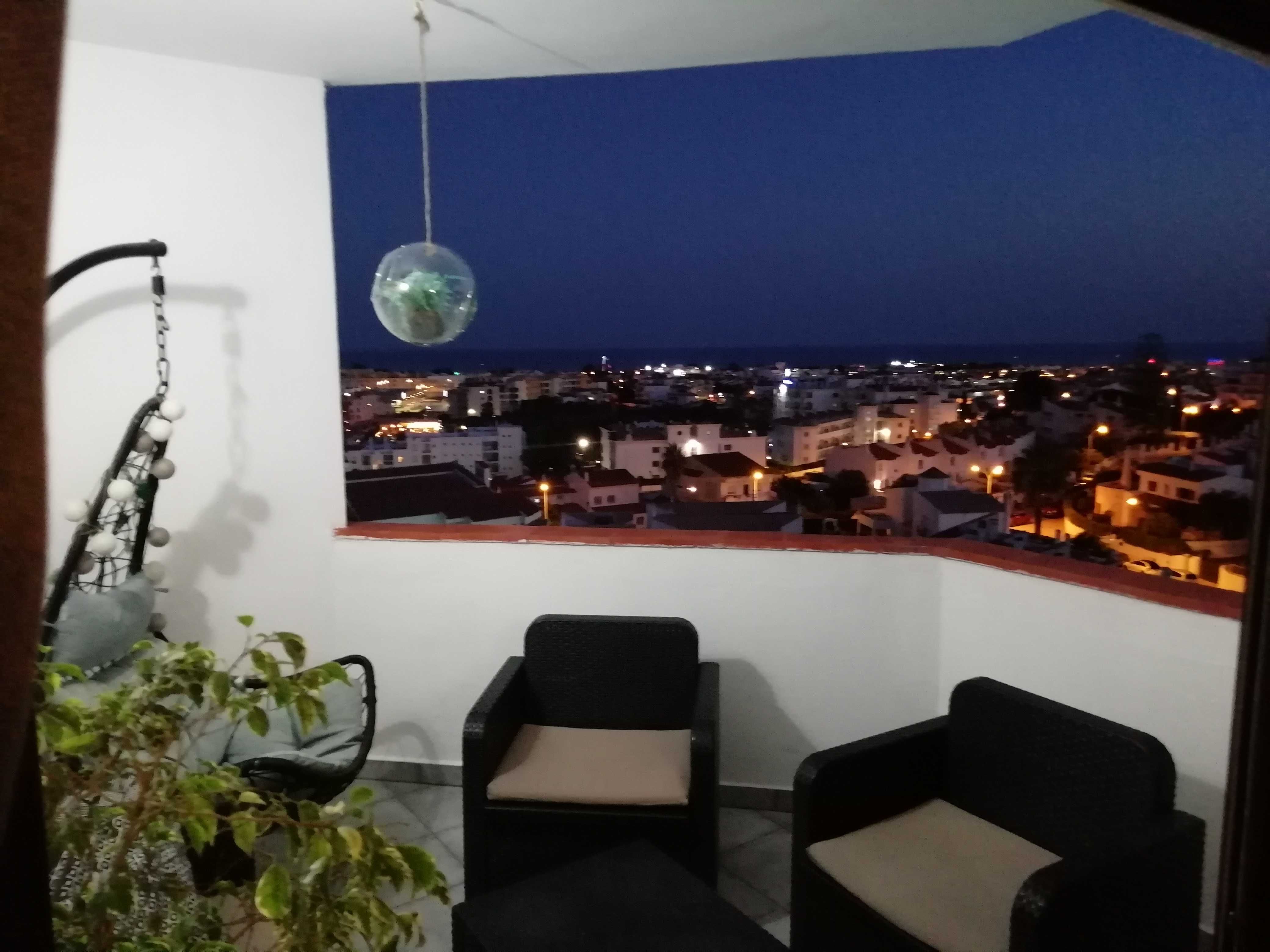 APROVEITA!!! Excelente T-2. Com piscinas!!!