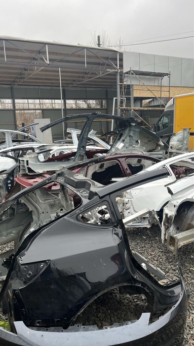 Четверть сапожок поріг стійка Tesla Тесла 3 Y S