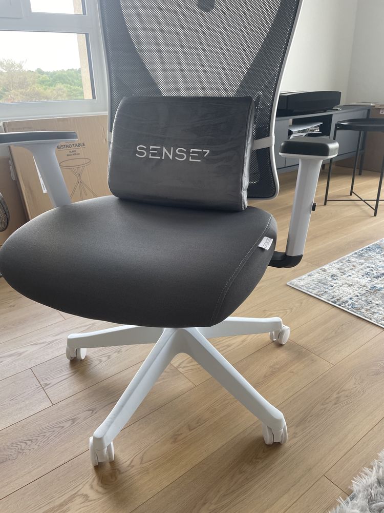 Praktyczne nowy fotel biurowy Sense7
