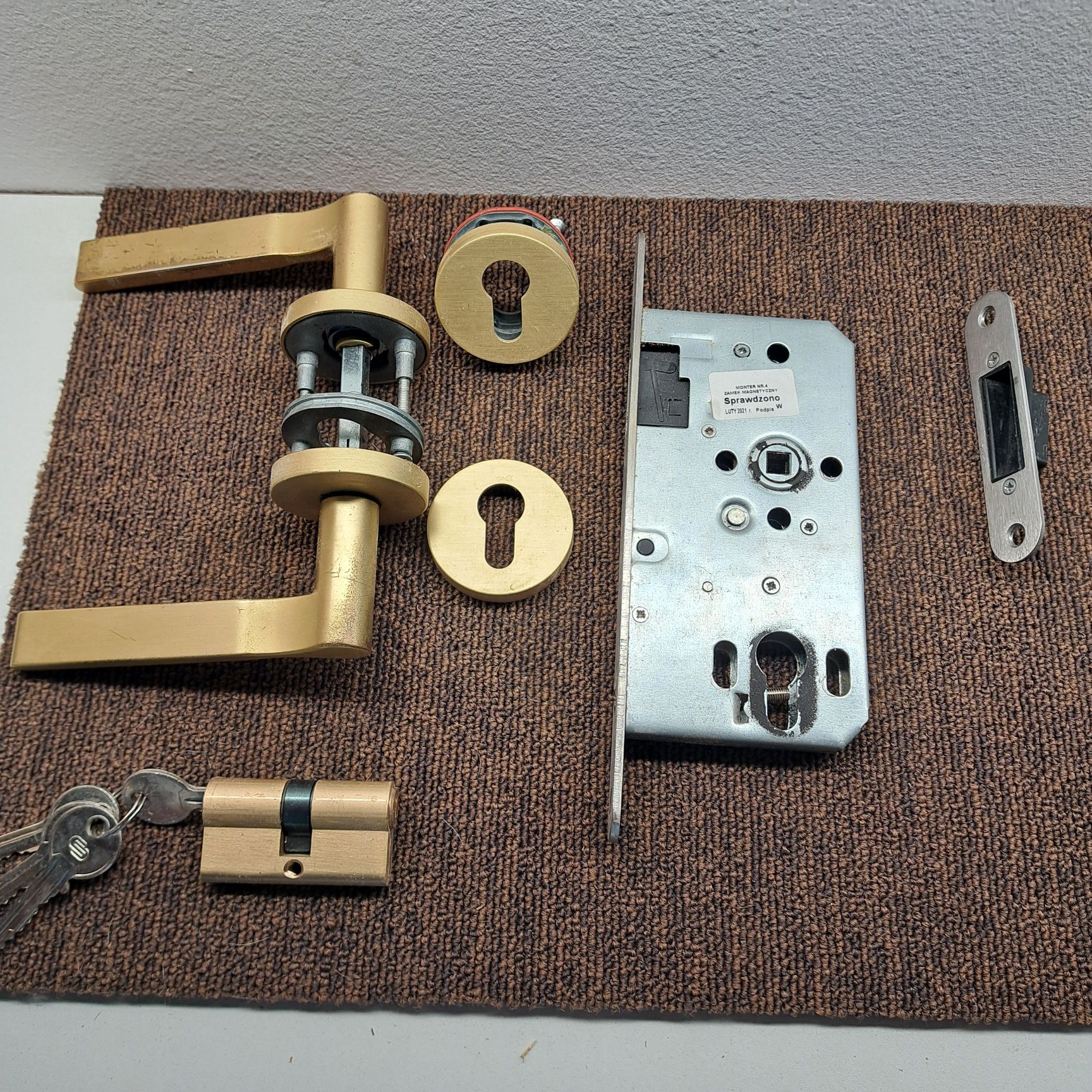 Zamek magnetyczny assa abloy