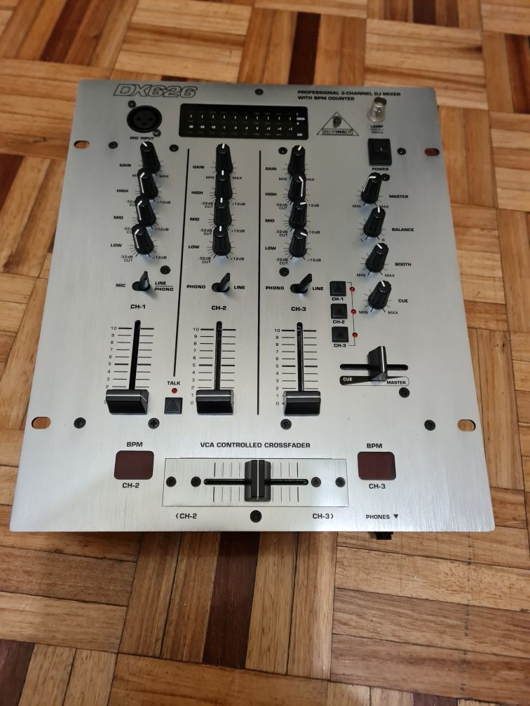 Mesa mistura behringer dx626