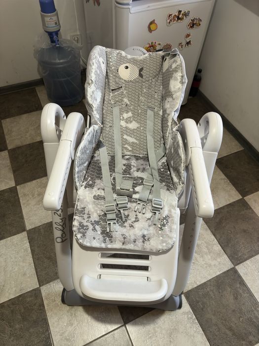 Стільчик для годування