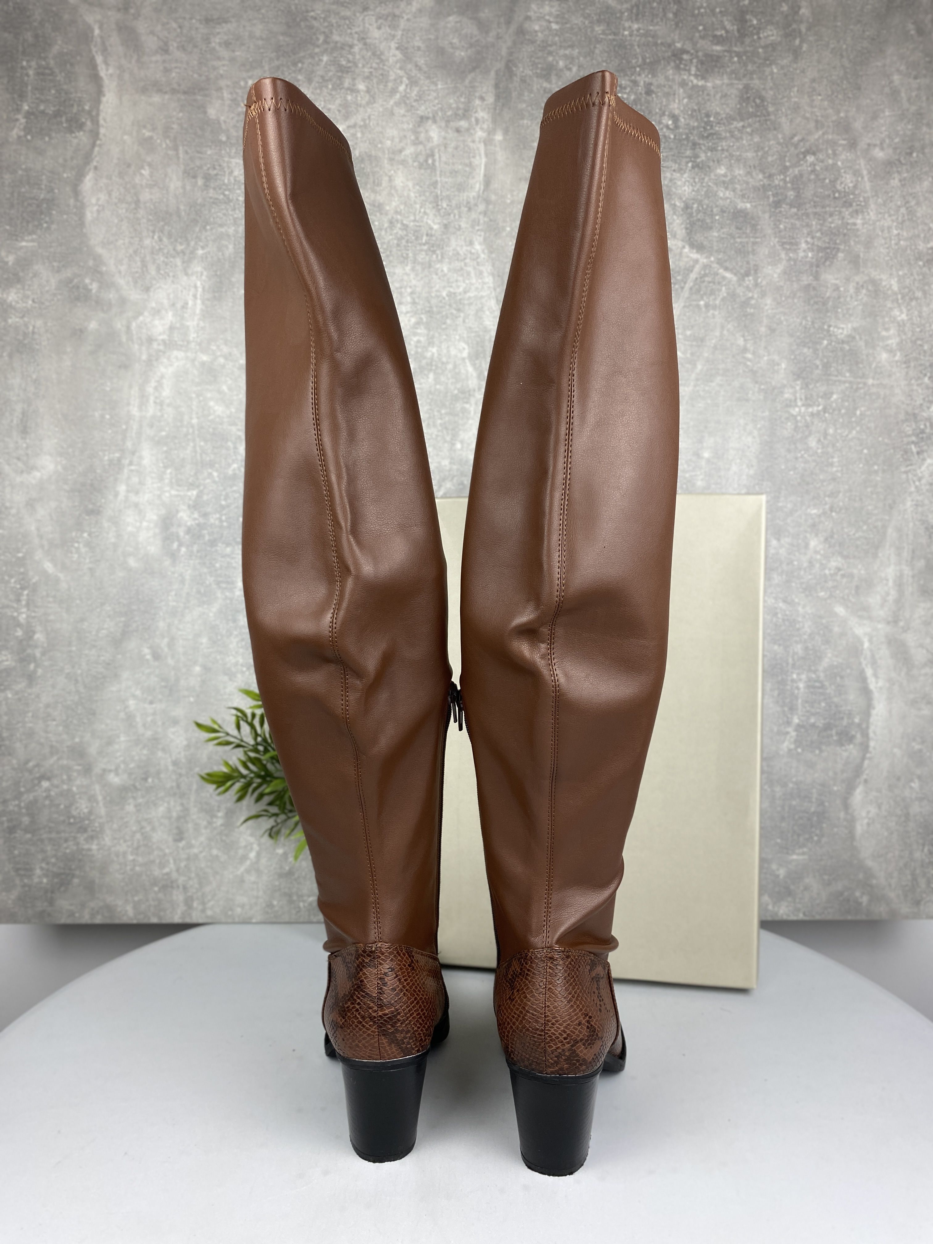 Jak nowe / buty kozaki muszkieterki / Even&Odd / r. 41