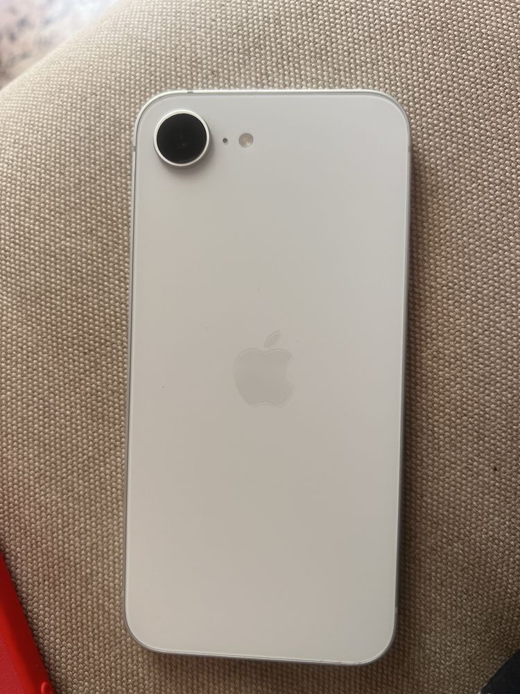 Iphone 16e  novo