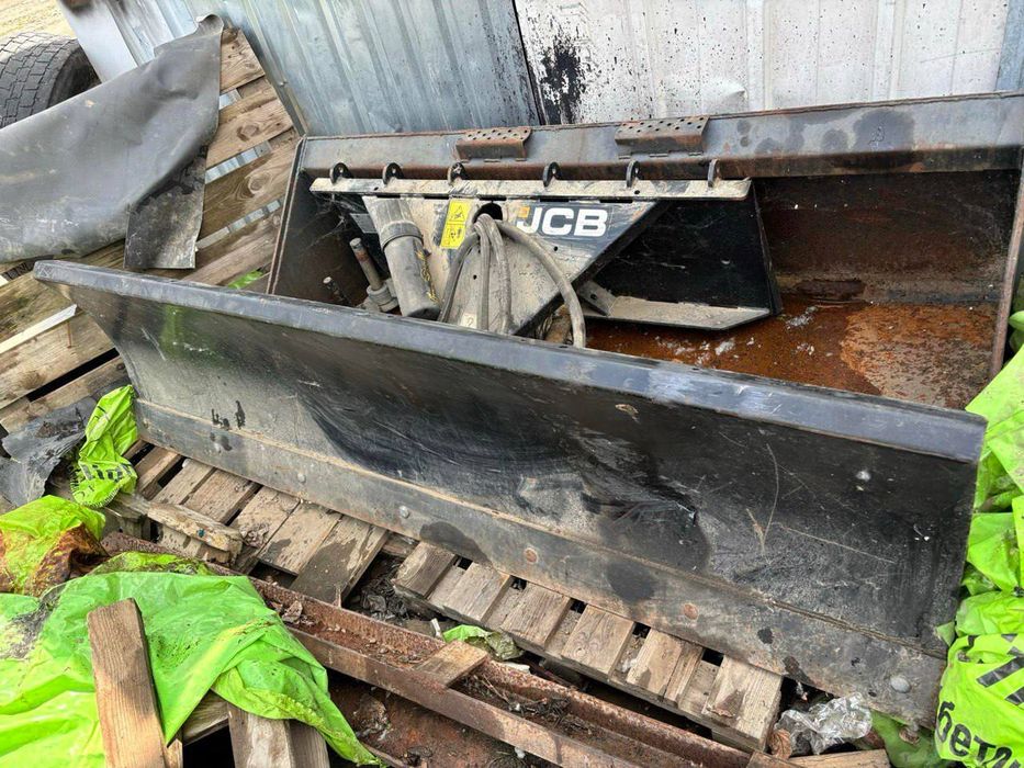 Гідравлічний поворотний сніговий відвал
до JCB225 ОРИГІНАЛ