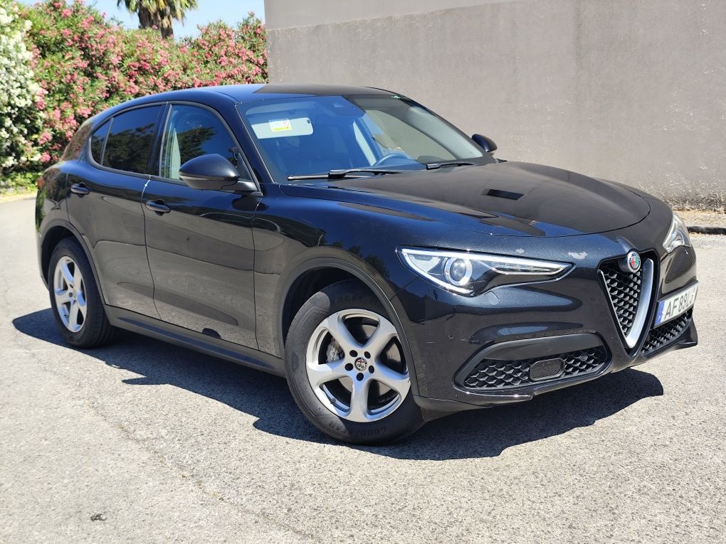 2021 Stelvio super AT8 2.2 Automático