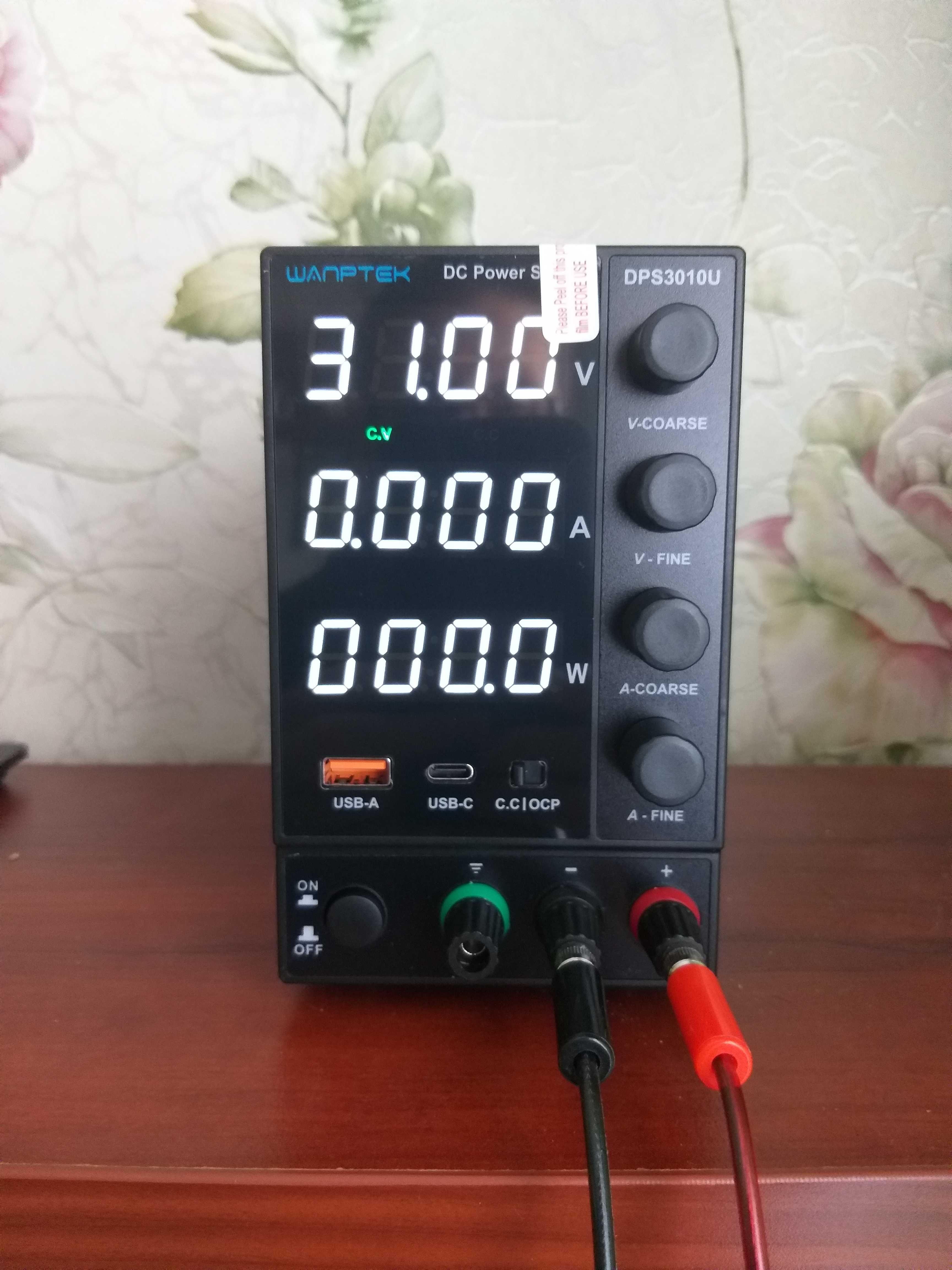 Лабораторний блок живлення 30В 10А Wanptek DPS3010U