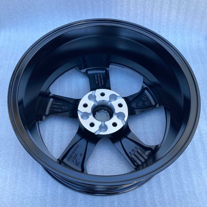 FELGI Alufelgi 17 5x114,3 NISSAN JUKE QASHQAI Dacia nowe VAT23 orygina