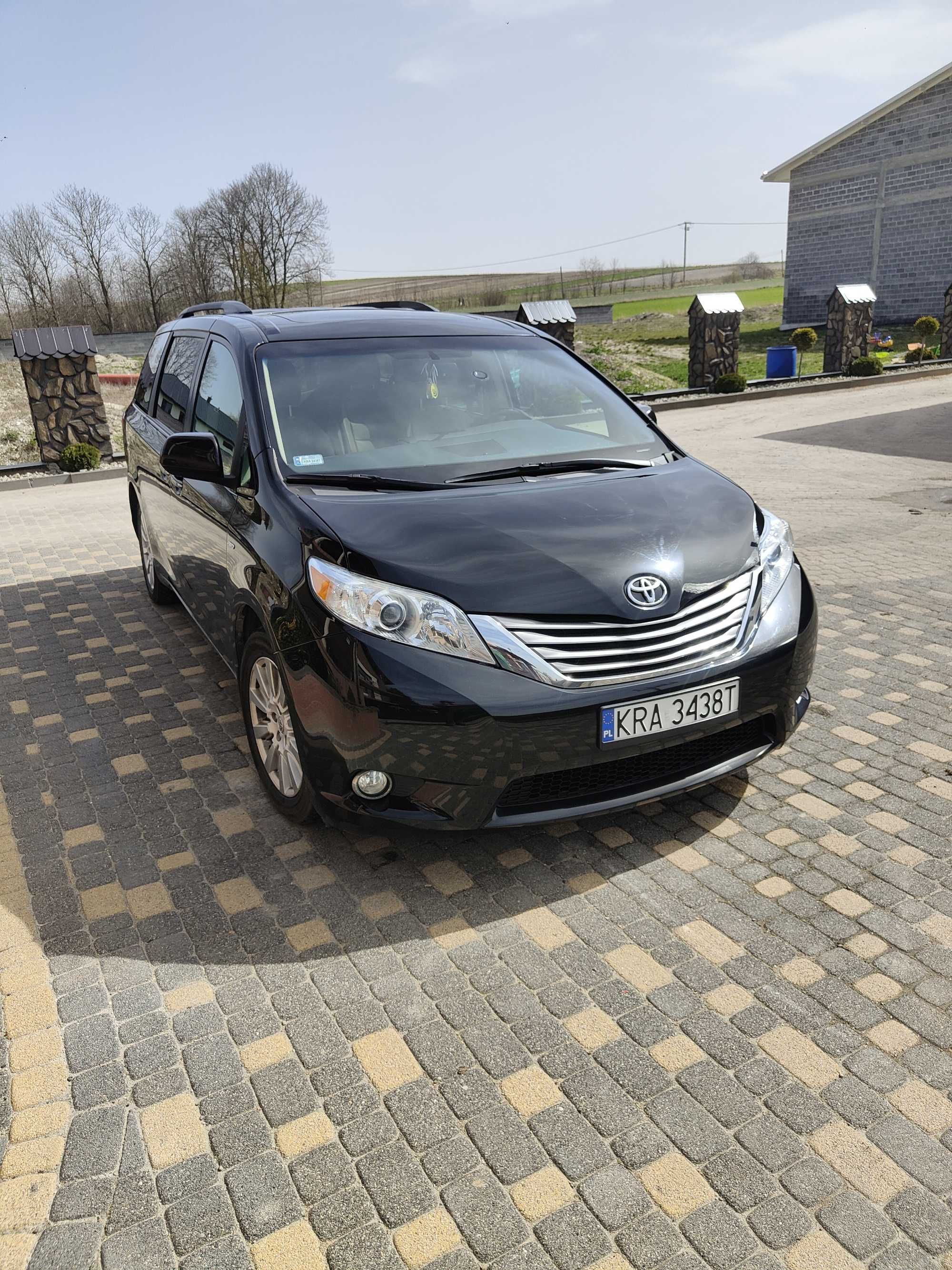 Toyota Sienna 4x4 nowa instalacja gazowa 6 osobowy.