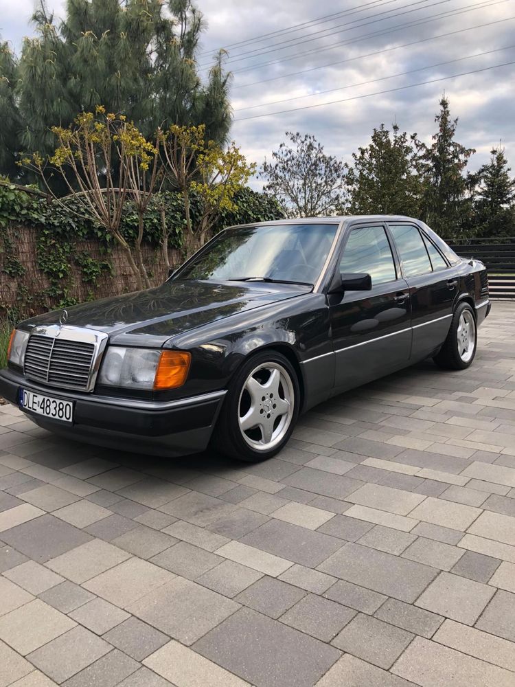 Mercedes Benz W124