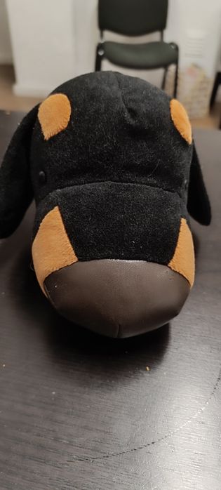 Cão peluche, marca The Dog. Será limpo antes de enviar.