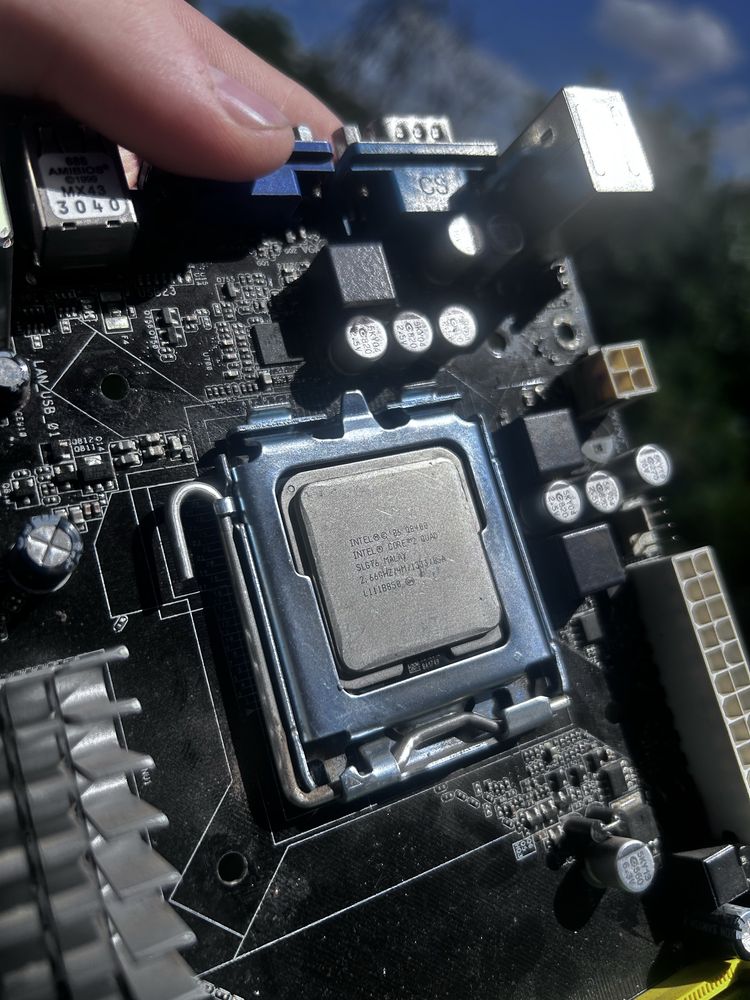 Комплект ASRock G41C-GS + Core 2 Quad Q8400 + DDR3 4GB