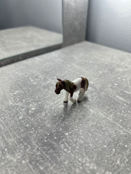 Figura / figurka koń / konik / kucyk