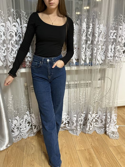Стильные джинсыы
