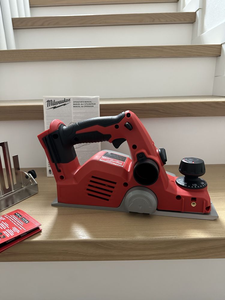 Акумуляторний рубанок Milwaukee M18  2623-20