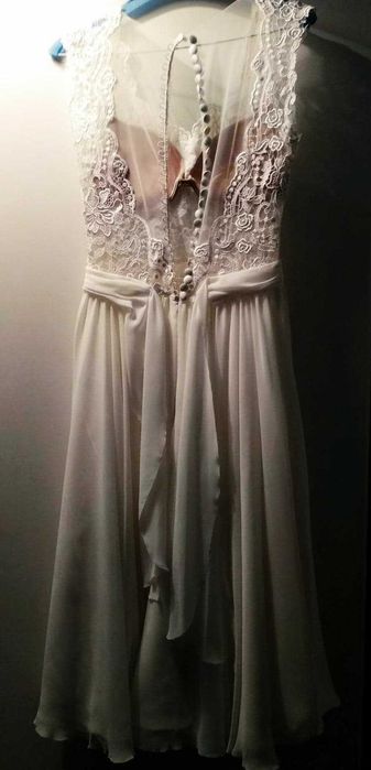 wyjatkowa i gustowna suknia ślubna długość 3/4 w stylu boho z koronką