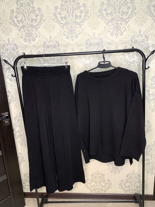 Костюми прогулянкові жіночі