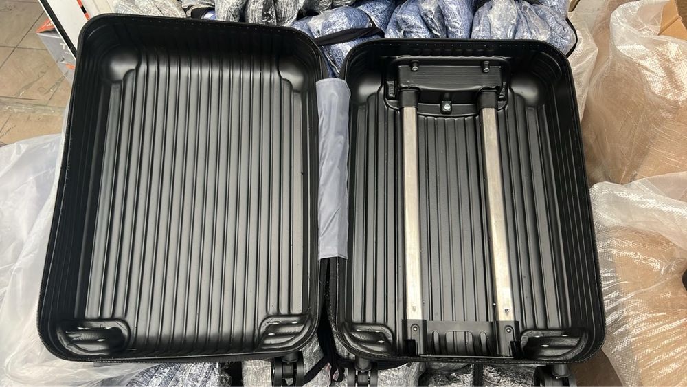 Нова              валіза