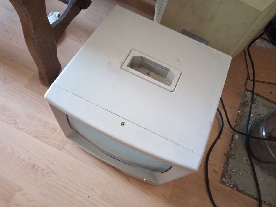 Stary monitor komputerowy