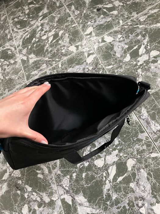 Продам сумку для ноутбука Rivacase 15.6" Regent (8037)